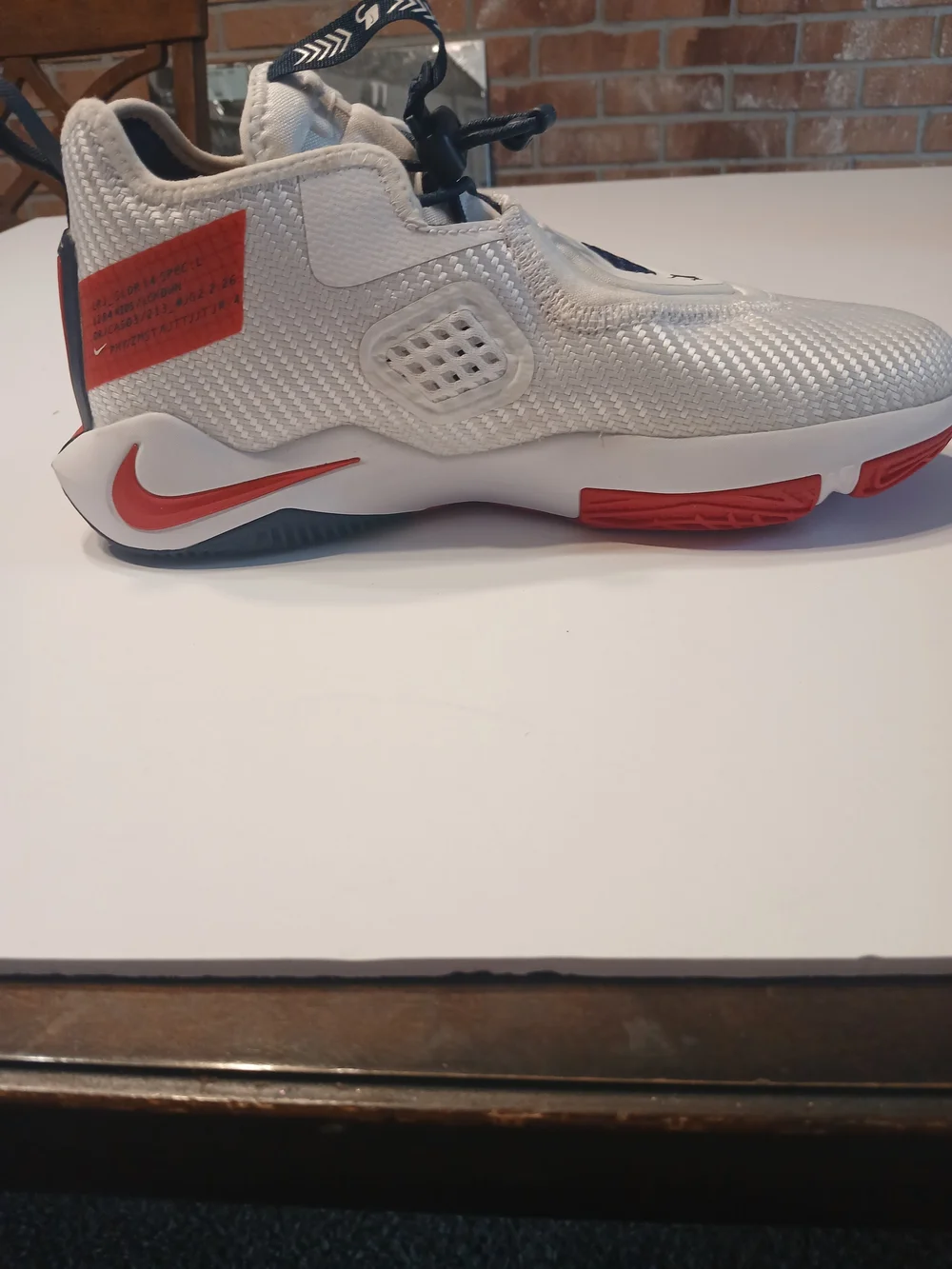Nike LeBron Soldier XIV GS 7Y White UnivNike Kids' White & Red Athletic Sneakers